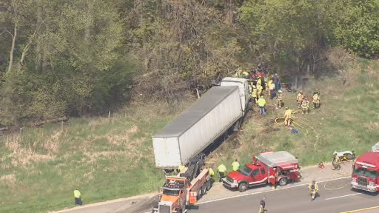 Semi truck crash closes US 23 in Washtenaw County, officials say